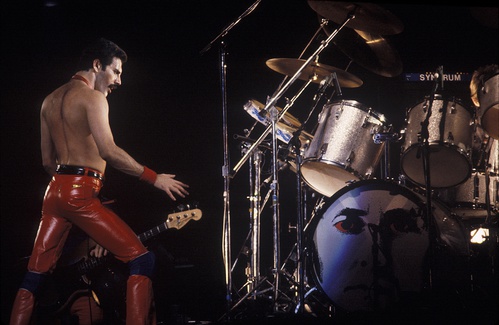 Freddie Mercury na pozornici - Madison-square-gardens-1980