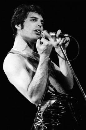 Freddie Mercury na pozornici-Oakland-1978