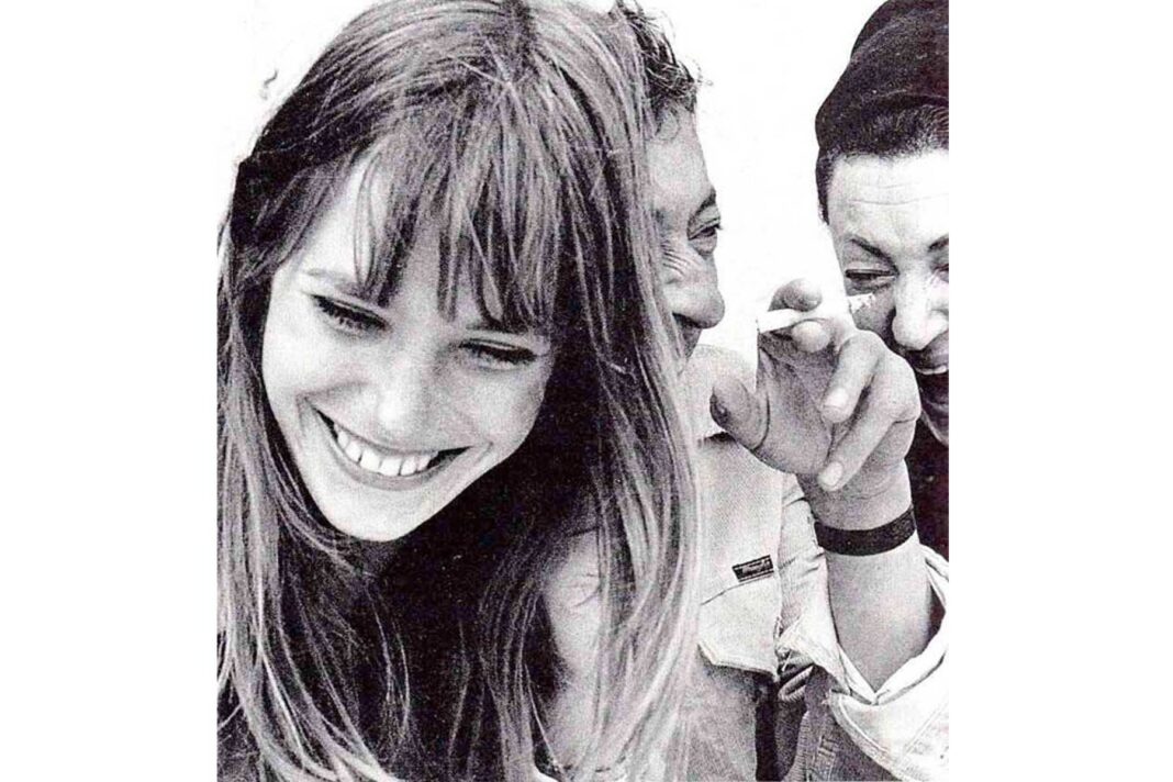 Jane Birkin se smije naslovna o njenom životu i radu