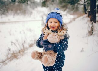 Učinkoviti načini za jačanje imuniteta kod djece djevojcica na snijegu