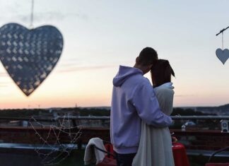 Jesu li društvene mreže uništile spontane spojeve? par na spoju