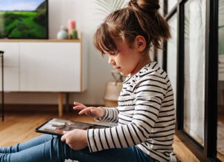 Kako odviknuti dijete od ekrana bez suza i stresa? dijete na ekranu