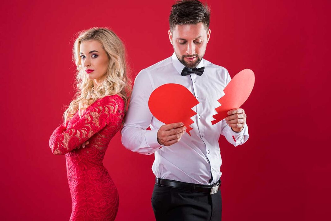 woman-standing-with-broken-heart Valentinovo slomljeno srce