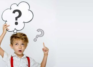 djecak s upitnikom povise glave