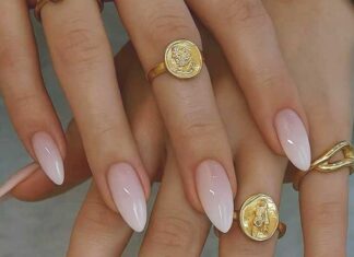 Milky nails manikura