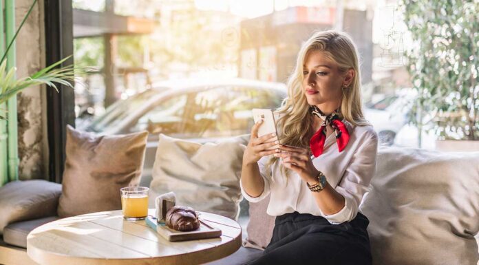 Solo dating djevojka na kavi