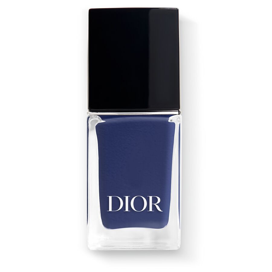 Boje koje će dominirati manikurom u 2026. 4 Dior denim