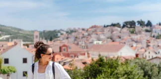 djevojka hvar